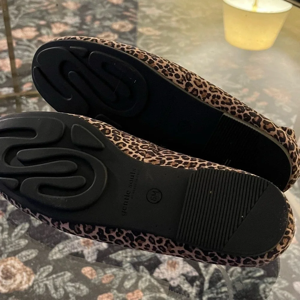 Gentle Souls By Kenneth Cole Womens Flat Loafers Sz 6M Leopard Brown Faux Suede - Picture 2 of 8